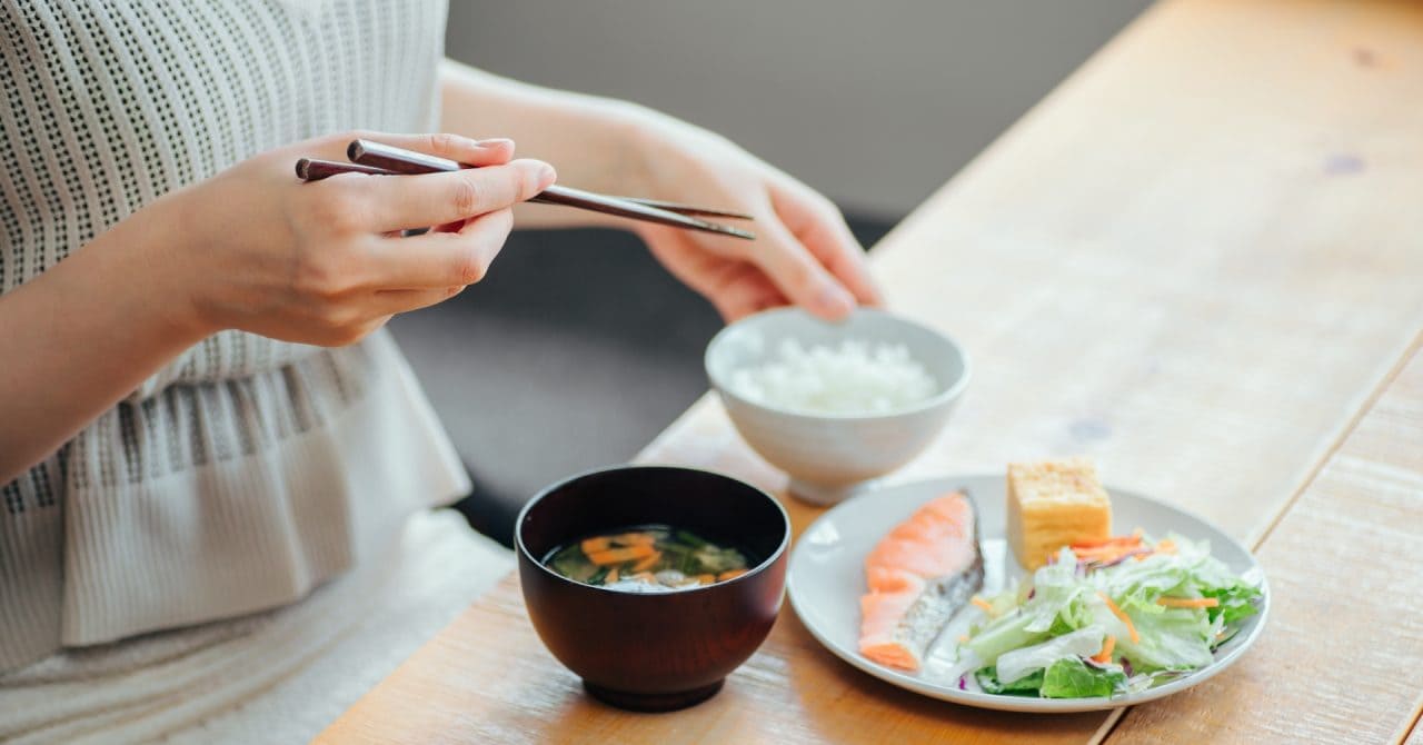 1日1食ダイエットには、タイミングや時間、間食などいくつかポイントがある